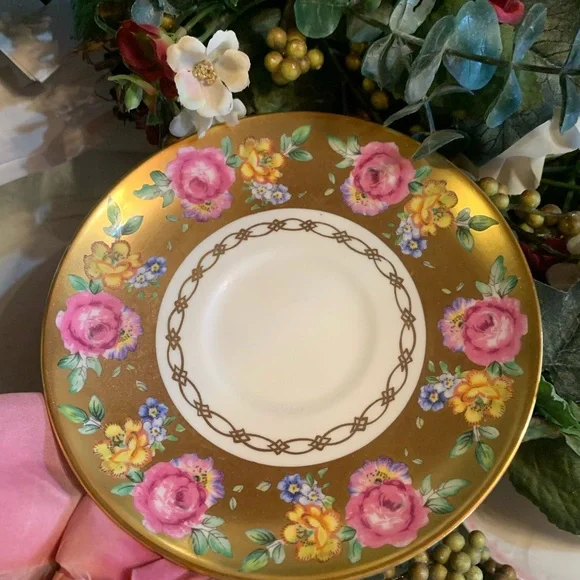 “Vintage” Royal Chelsea Cup & Saucer (Set) - Picture 9 of 13